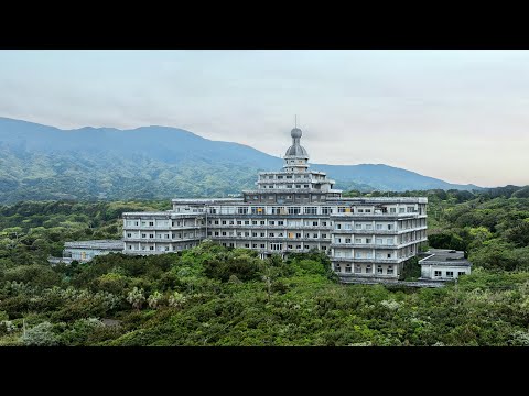 Exploring Japan's Largest Abandoned Hotel!