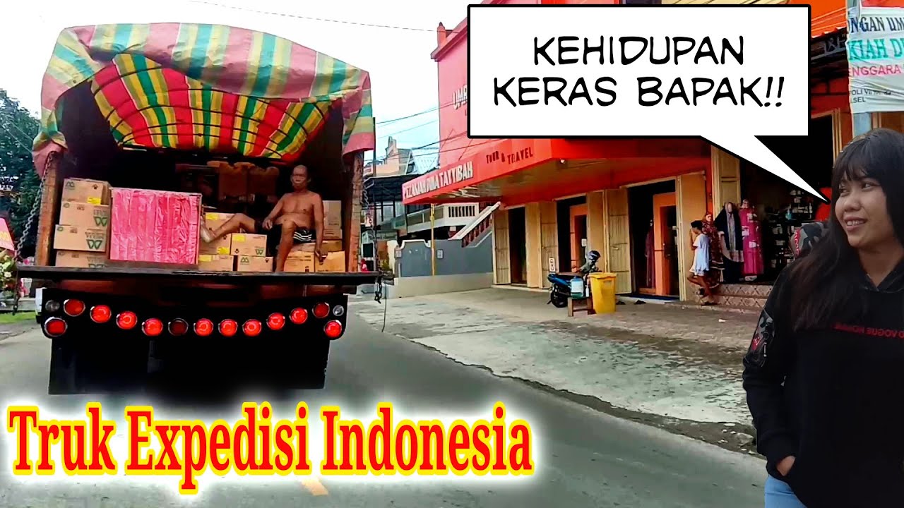  Truk  fuso  expedisi kasihan melihat kakeknya di tinggal 