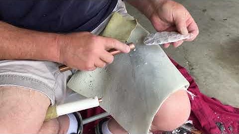 Once again flintknapping some Flint Ridge 4/6