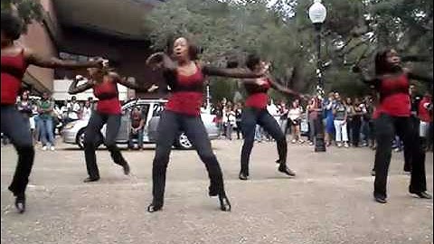 Drumline - Lambda Psi chapter of Delta Sigma Theta Sorority, Inc.Spr2008 (2009).flv