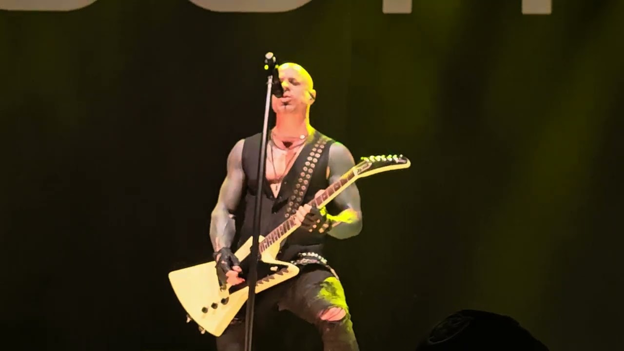 Daughtry - THE BOTTOM  @  halle tony garnier 2026