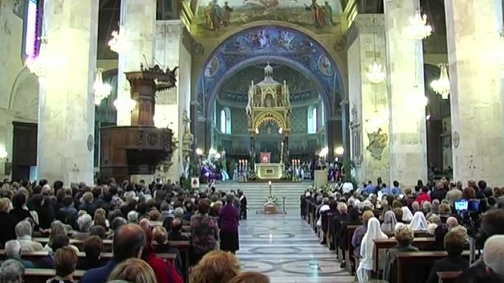 Ascoli, i funerali del Vescovo Montevecchi