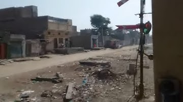 Pakistan Railways:16dn Karachi Express crossing Tando Adam Junction