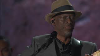 Miniatura del video "Keb' Mo' on Bluegrass Underground, "She Just Wants to Dance""