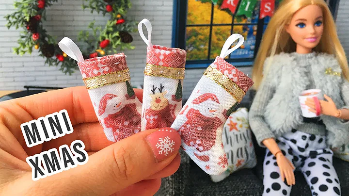 3 Mini Christmas Crafts You’ll Love | Pillows, Stockings & Mini Books (Free Printables)