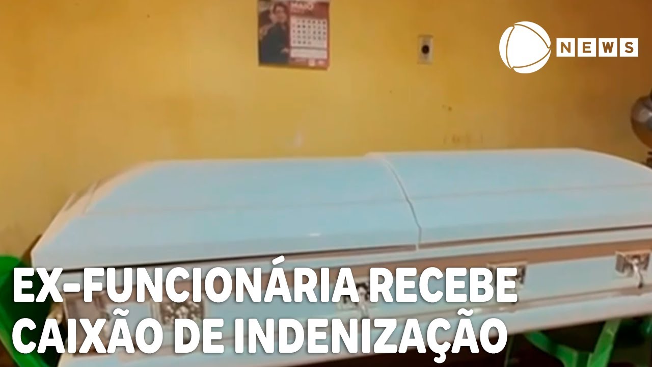 Ex-funcionária de funerária recebe caixão de indenização