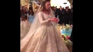Платье невесты весит 25 килограмм!!!
