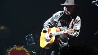 Neil Young - Razor Love LIVE @ Amsterdam Ziggo Dome - July 9, 2016