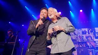 Donny Osmond invites his brother Merrill on stage! Harrahs Casino Friends & Family night 08.30.2021