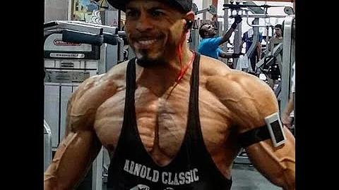 Dyeld in podcast episode #8 with IFBB Pro robert g...
