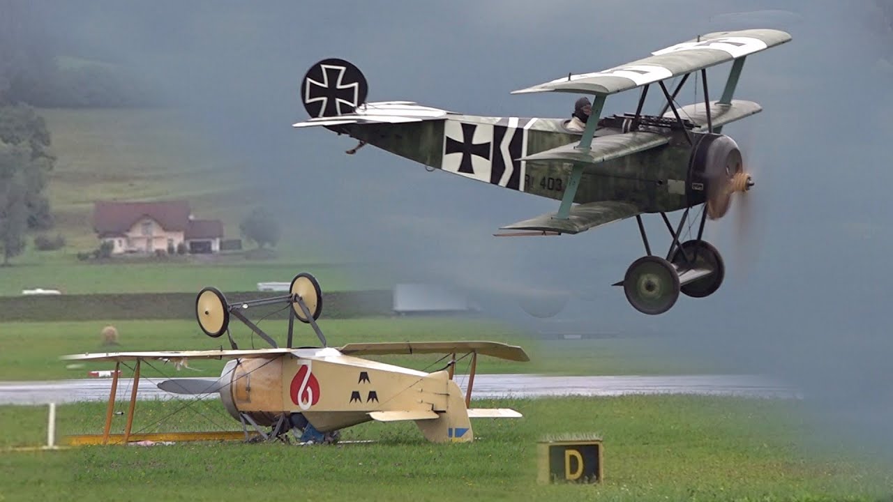 WW I Dogfight Reenactment (with gunfire) - Fokker Dr.1 vs. FVM Ö1 Tummelisa