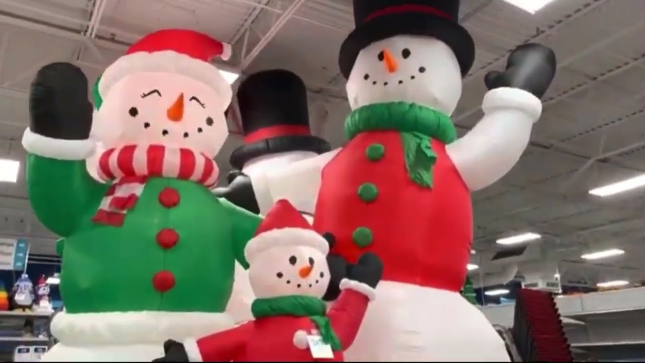 First look at the 20.5ft snowman family inflatable! YouTube