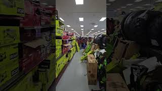 Checking prices at Bulldog Liquidators in Las Vegas