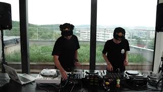 Download Lagu DJ Saurus at @Team Brute office w/@Martin Bulda MP3