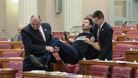 Sjećate li se kad se pojavio Ivan Pernar? Nekad mladi HDZ-ovac s izvanbračnim djetetom...