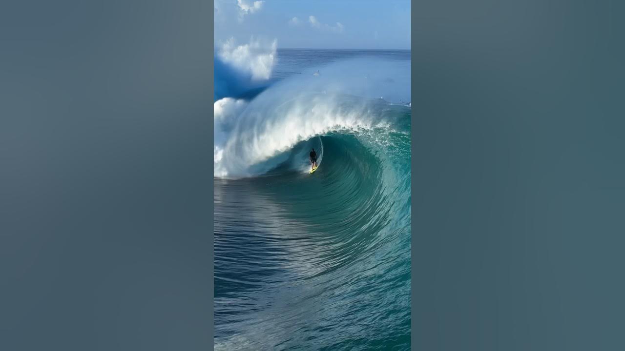The locals of Teahupo’o doing what they do best 👍 The locals of Teahupo’o doing what they do best 👍