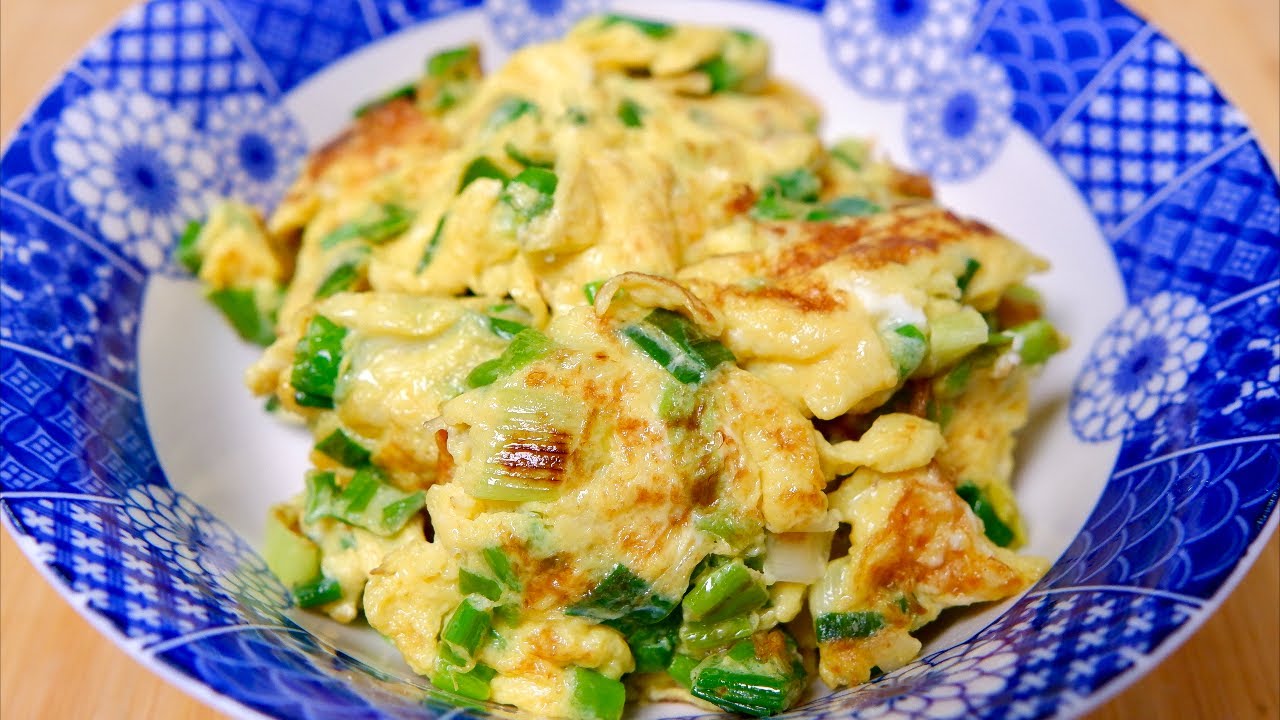 Зеленый лук и яйцо — восхитительное блюдо :: Насыщенный вкус, с освежающим оттенком зеленого лука