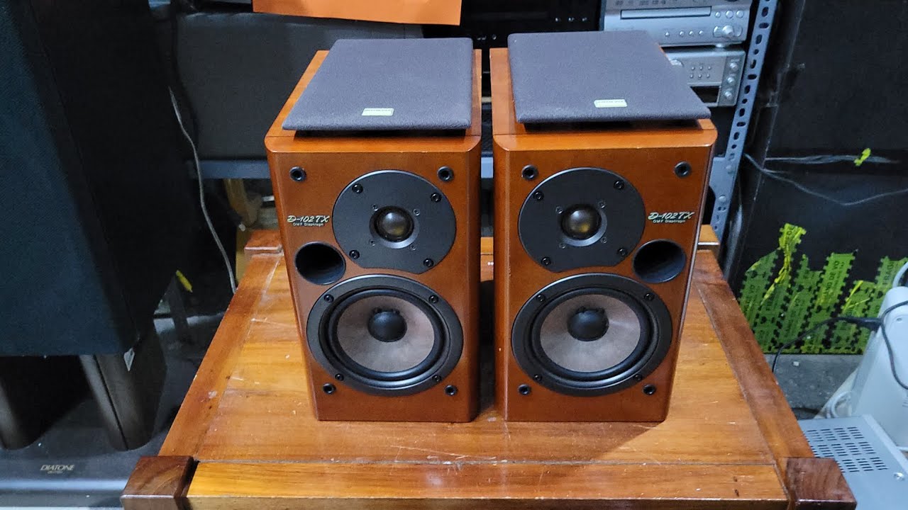 Onkyo D-102TX bookshelf speakers, top-of-the-line model, currently
