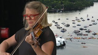 Angèle Dubeau présente Experience par Ludovico Einaudi | Les Dames du Lac : un concert sur l'eau
