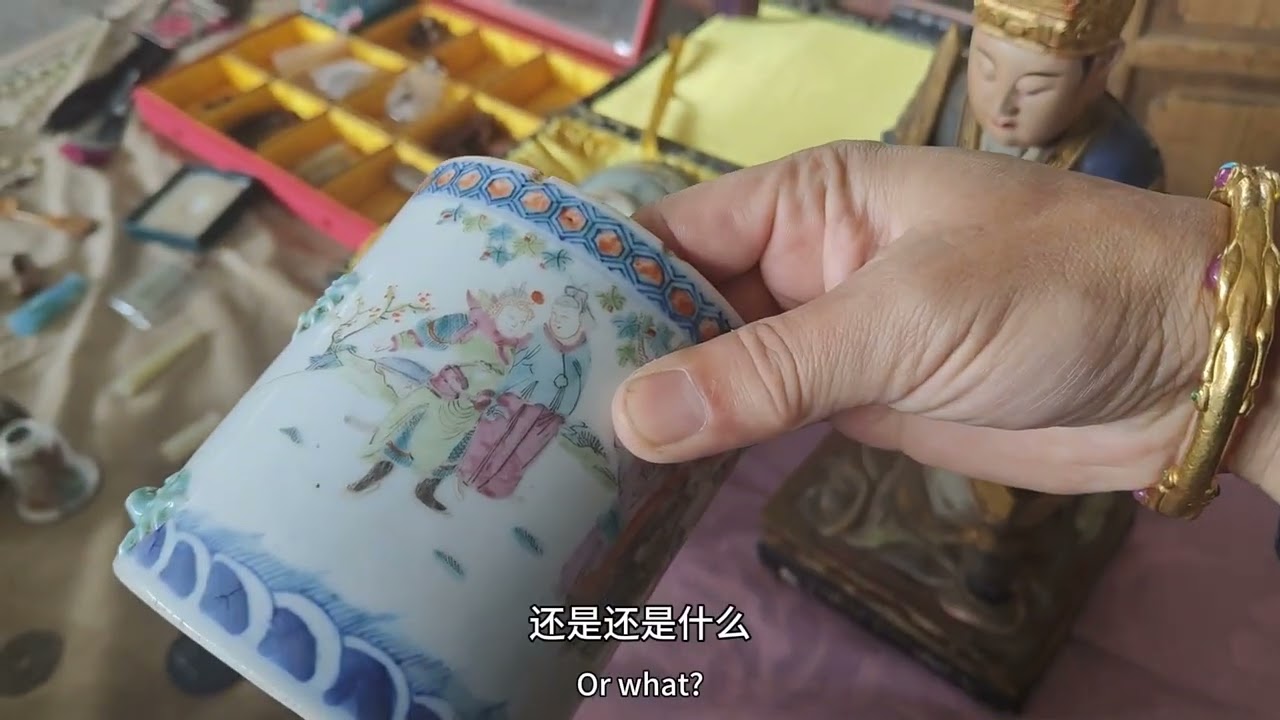 大姐拿出家里老人收藏的玉佛，竟然不知道是和田玉，也不知道开多钱，可哥捡大漏了