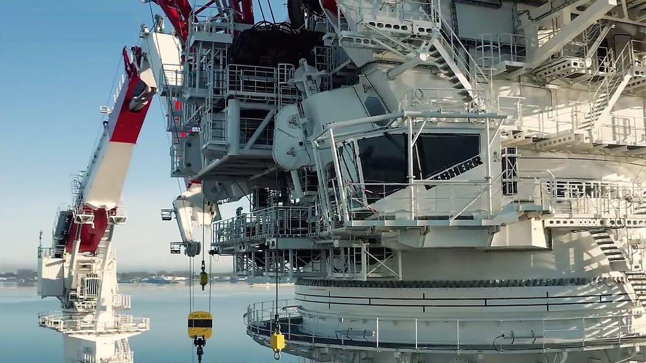 Crane Of The Day Episode 168 | Liebherr HLC 295000 - YouTube