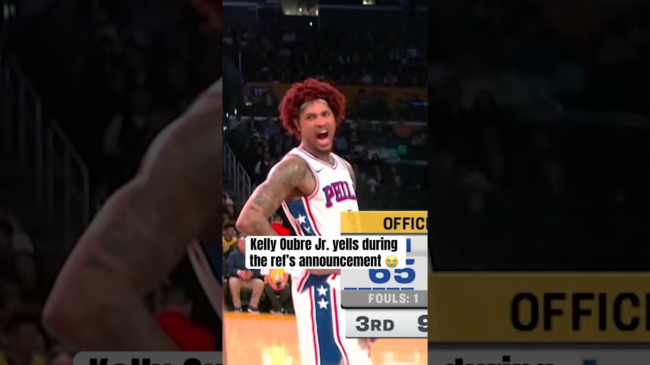 Ref looked back to see what's going on 😅