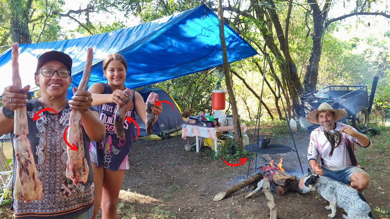 No acampamento!rabo,língua de boi uns tem nojo,nós adoramos,pesca,culinária raiz no mato.