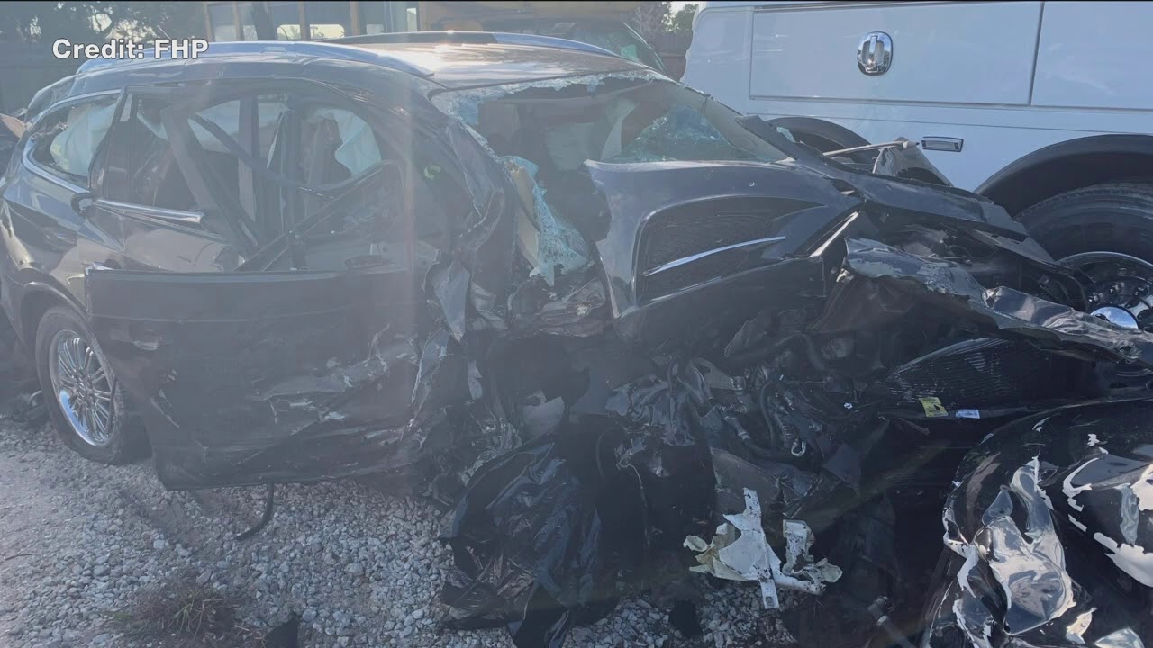 Wrong-way driver caused six-car crash on I-75 - YouTube