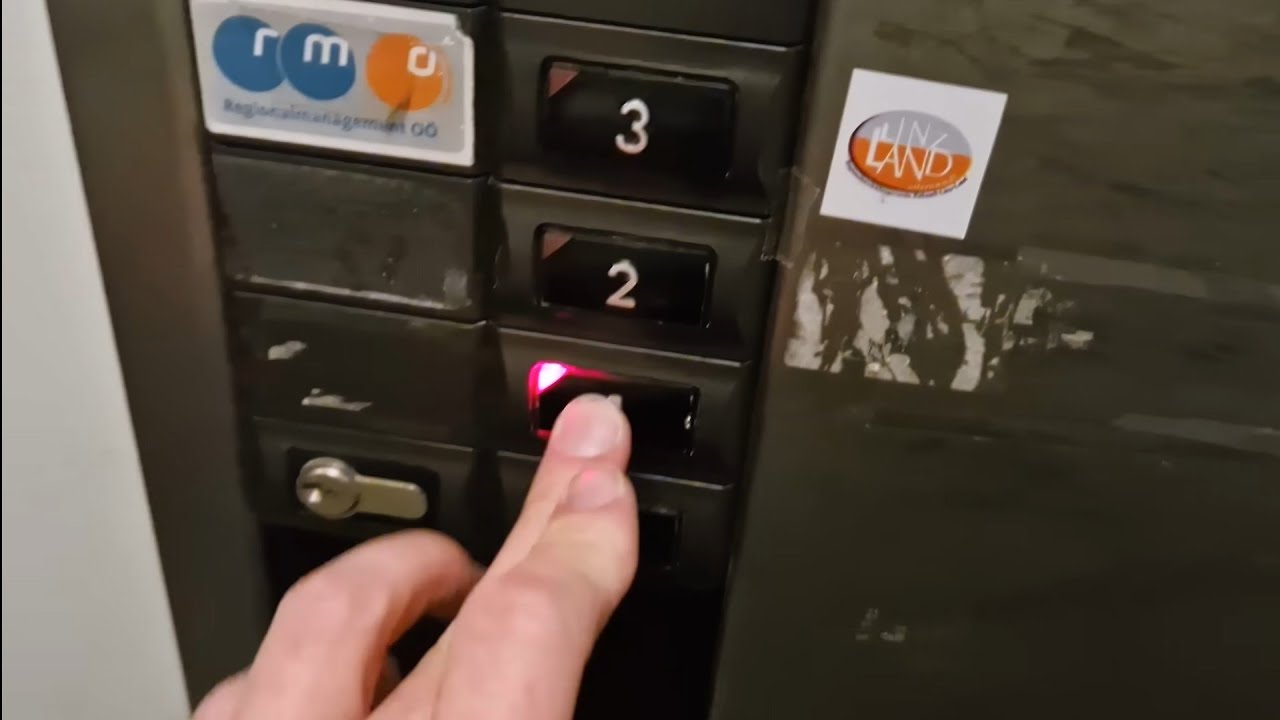 Früher Kone Sowitsch Ecodisc Aufzug im Novel Style (Early Kone Sowitsch Ecodisc Novel Style lift)