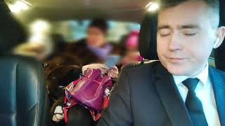 видео: Неадекватный водитель высадил адекватных пассажиров. картинка: Неадекватный водитель высадил адекватных пассажиров.