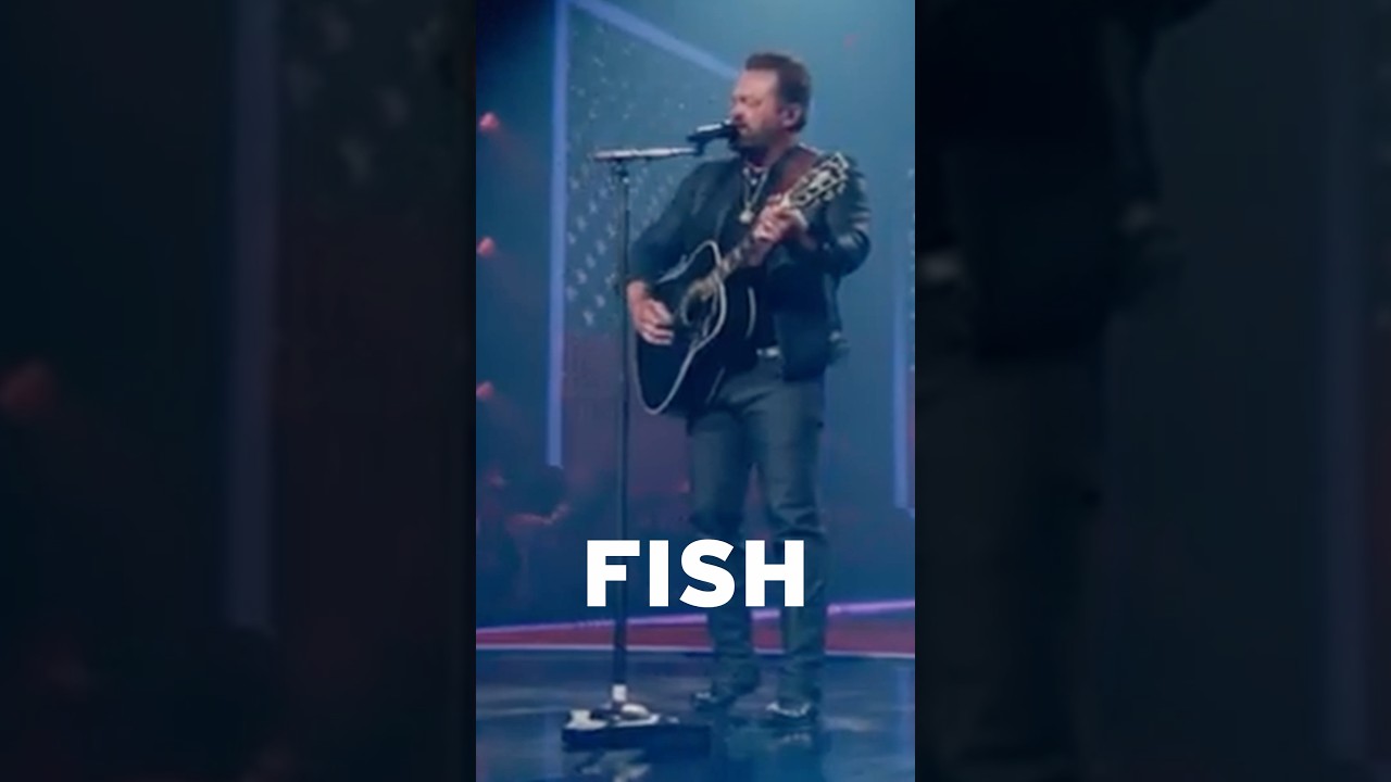 I just wanna kiss my fish 🎸 🤠 😤 #microwavesociety #halftime