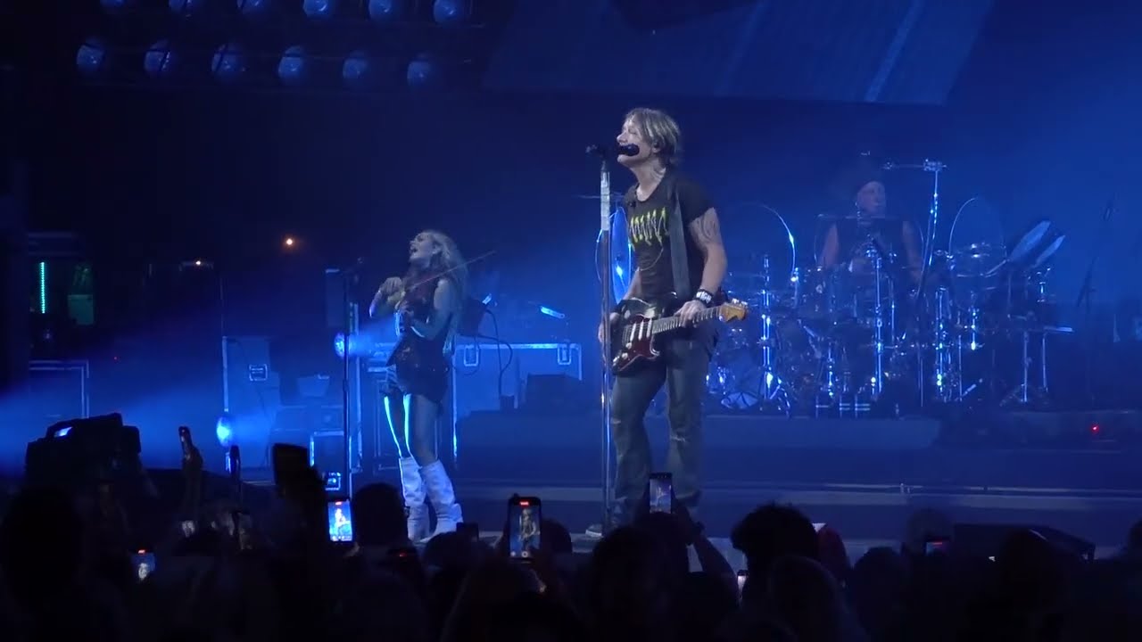 Keith Urban - Blue Ain't Your Color - 10-11-25