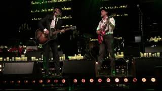 Miniatura de vídeo de "The Libertines ( Carl Barat & Pete Doherty) 1st night “Death On The Stairs” London Hackney Empire"