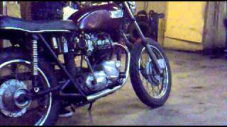 Triumph 1971 Bonneville start.mov