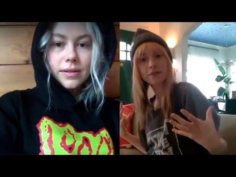 Hayley Williams chatting to Phoebe Bridgers