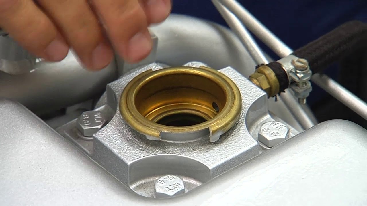 How to achieve the Proper Coolant level in a diesel engine - YouTube