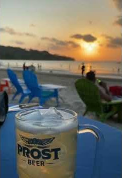 Story wa minum miras di pantai 18 