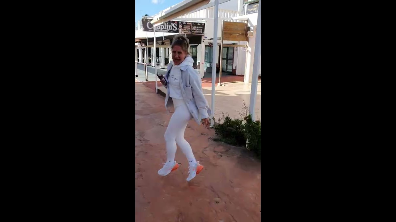 Scaring Girlfriend Prank On Holiday Peed Herself Funny
