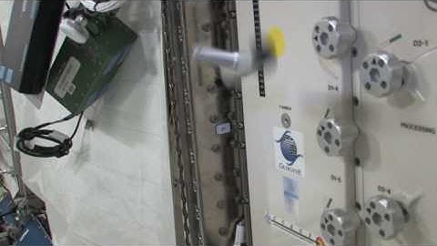 Dancing T-handle in zero-g, HD