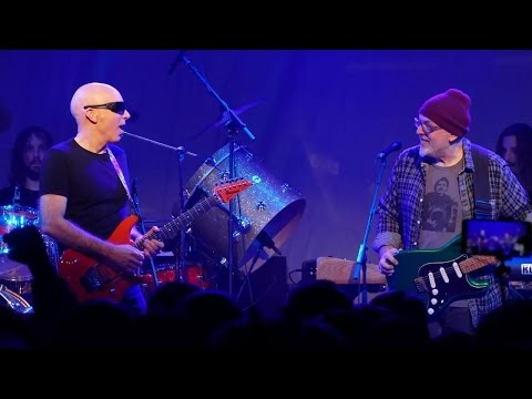 Joe Satriani confirma show no Brasil em agosto