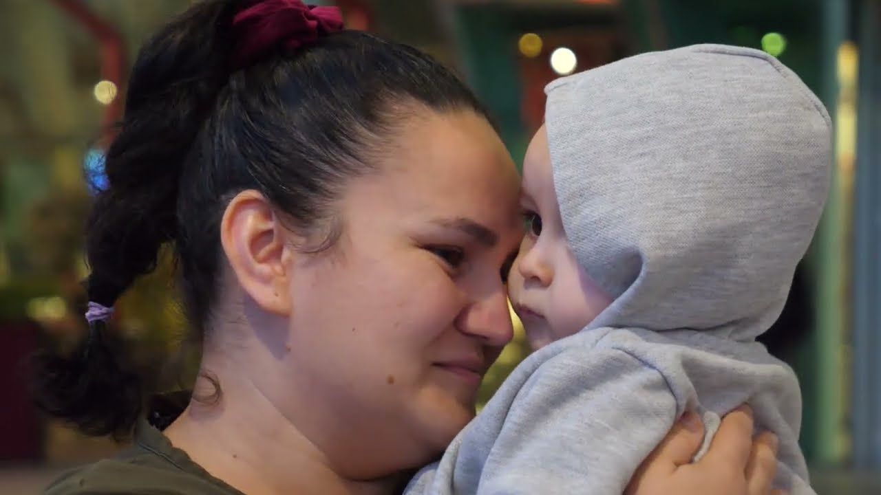 Ne kohe rekord, Esli i vogel niset drejt Italise per kurim. Emocione dhe lot gezimi