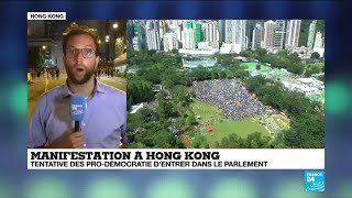 Fin de journée à Hong Kong, où la majorité des manifestants rentrent chez eux