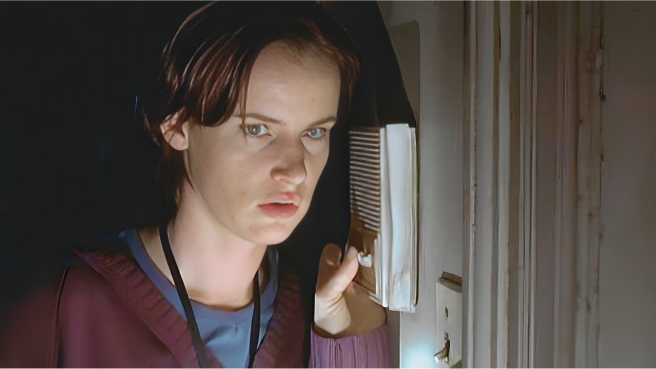 بنت بتروح تعيش في بيت عمتها بعد وفـ ـاتها وبتكتشف أن مـ ـوتها مكنش حادثة والحقيقة بتصـدمها/ملخص فيلم