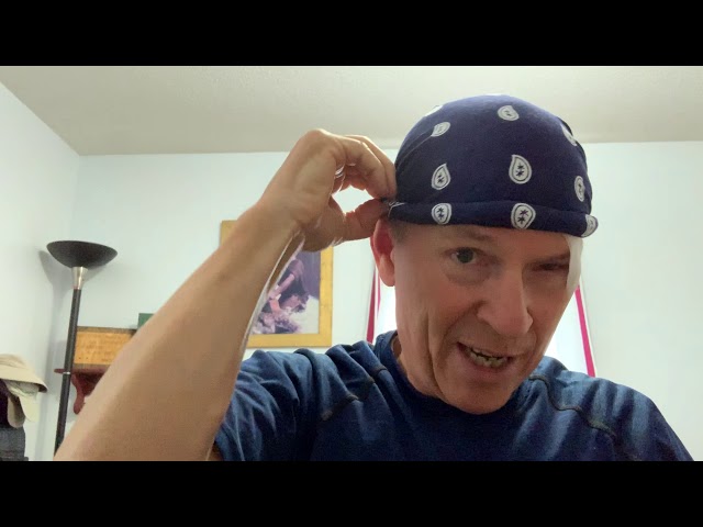 How to tie a bandana for bikers and hikers - YouTube