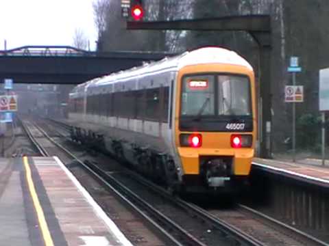 466018 & 465017 Leave Bromley South