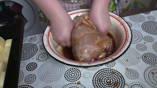 Запеченый кролик с картошкой Запеченый кролик с картошкой