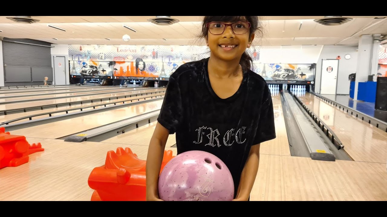 Day Out With Our Little Girls to Play Bowling | Happy World B&B
