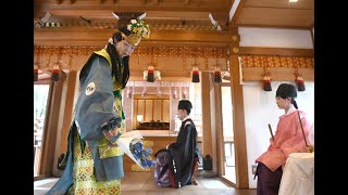 【4K】京都・車折神社で重陽祭　医療現場安全祈念のため青い菊を手に舞を奉納