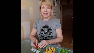 Утро раннее. Разбираю семена. Сажаю томаты по новому.