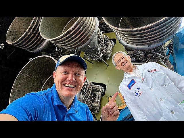 I Asked An Actual Apollo Engineer to Explain the Saturn 5 Rocket - Smarter Every Day 280 class=